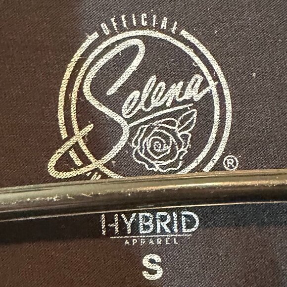 NWOT Selena Women's Graphic Tee Shirt - Picture 2 of 3